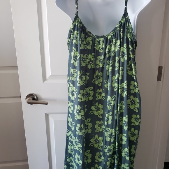 Pretty and Versatile Floral Spaghetti Strap Tunic Dress from Hawaii, One Size - Picture 5 of 9